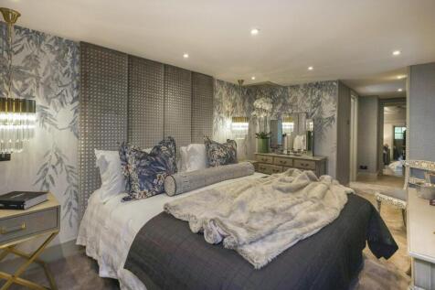 Bedroom 1.jpg
