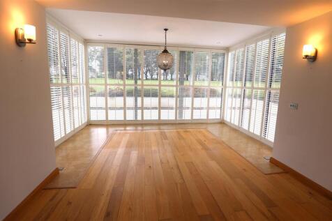 Dining area .JPG