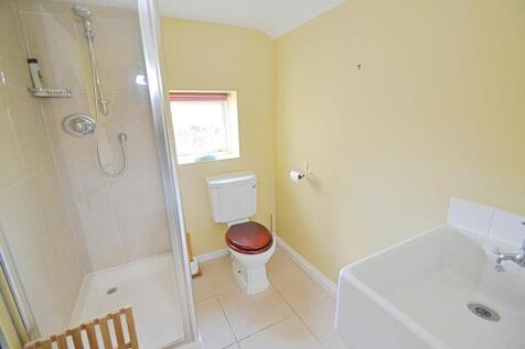 Ground floor shower 