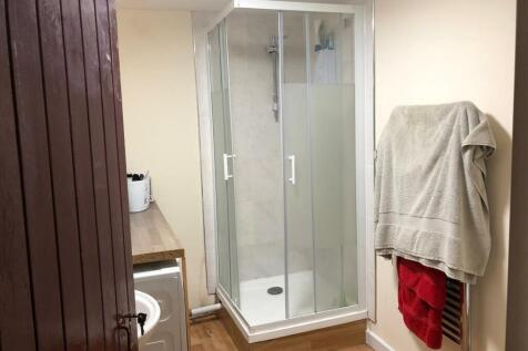 bathroom 4.jpg