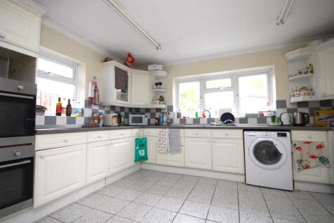 Kitchen.JPG