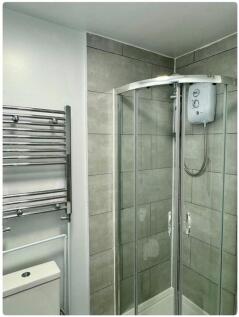 bathroom 1.jpg