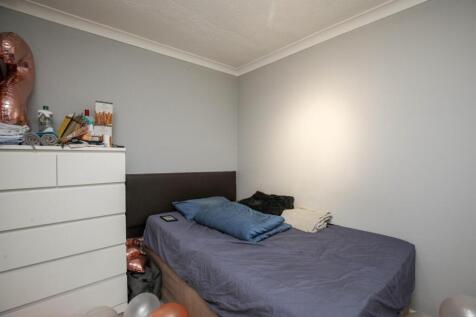 bedroom 4.jpg