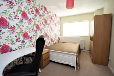 Bedroom 4.jpg