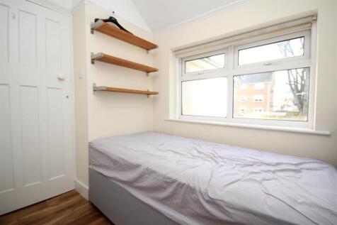 bedroom 3.jpg