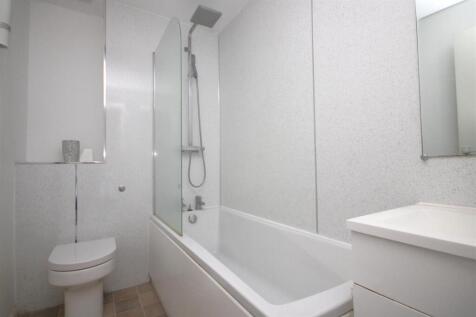 Bathroom.JPG
