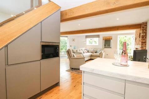 kitchen-lounge.jpeg
