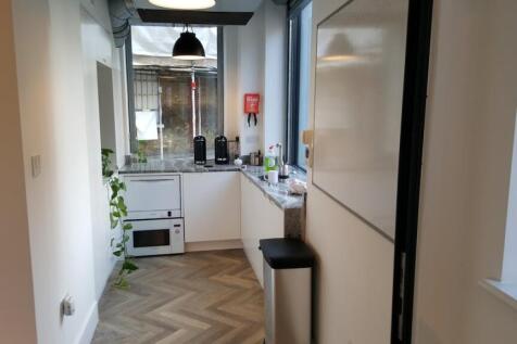 Unit B 1618 Marshalsea Rd Kitchen.jpg