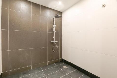 Shower.JPG