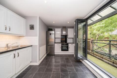 5 Onega Gate Kitchen 2.jpg
