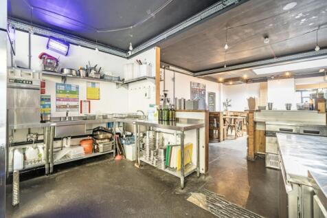 179 Queens Road kitchen 2.jpg