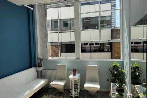 3941 Borough High Street first floor.jpg