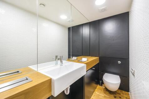 Bathroom.jpg