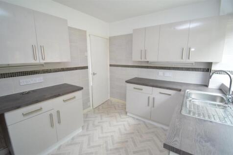 Kitchen 2.JPG