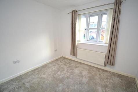 Bedroom 1 .JPG