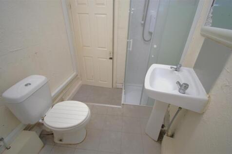 Bathroom 1.jpg