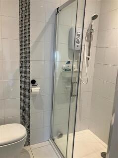 1bathroom.jpg