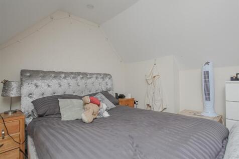 Bed Room.jpg