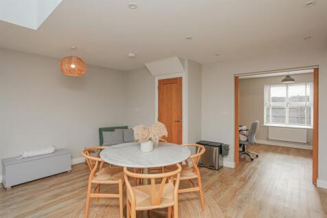 53c Hamilton Road (16).jpg