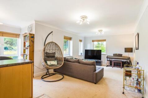 Living Room 2.jpg