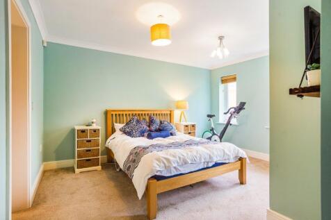 Bedroom 1.jpg