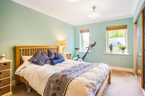 Bedroom 1 2.jpg