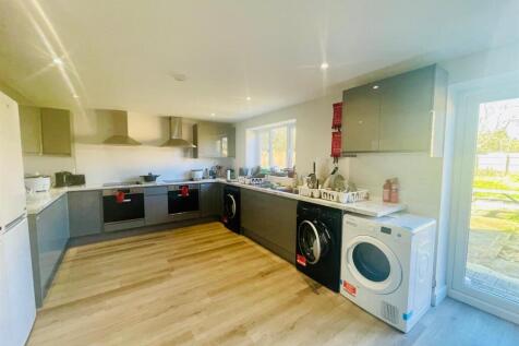 Kitchen Buckingham Road.jpg