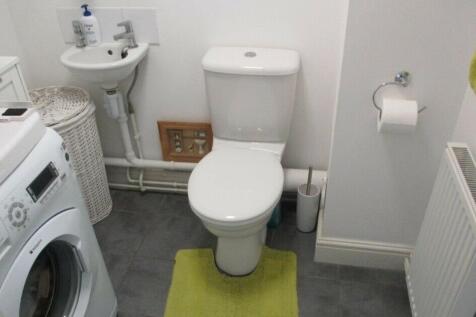 F  washroom.jpg