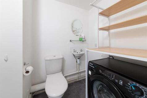 Downstairs Toilet.jpg