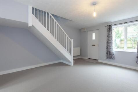 Living room photo 3.jpg
