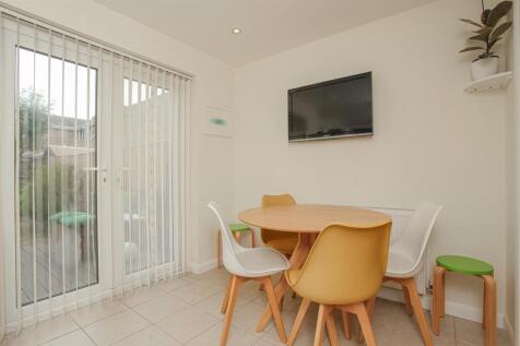 Dining Area.jpg