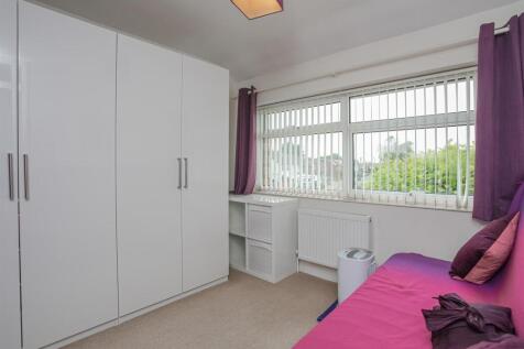 Bedroom 1.jpg
