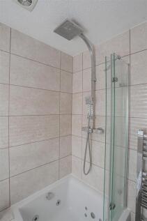 Bathroom 2.jpg
