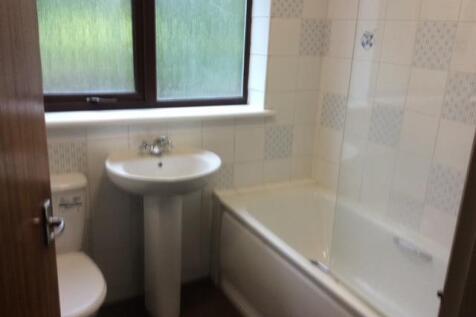 3 Rawson Close bathroom.JPG