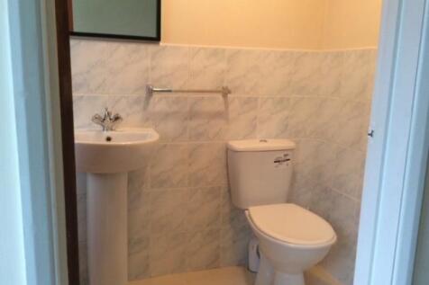 3 Rawson Close cloakroom.JPG