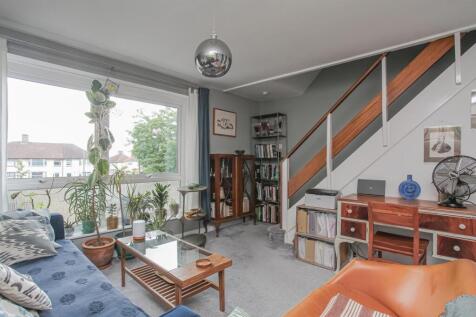 Living Room 2.jpg