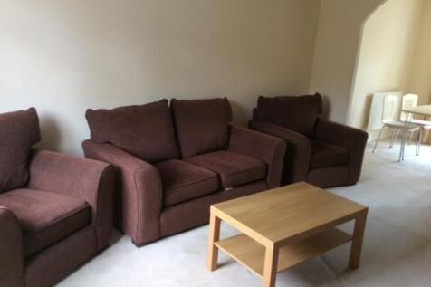 3 Bushy Close living room2.JPG