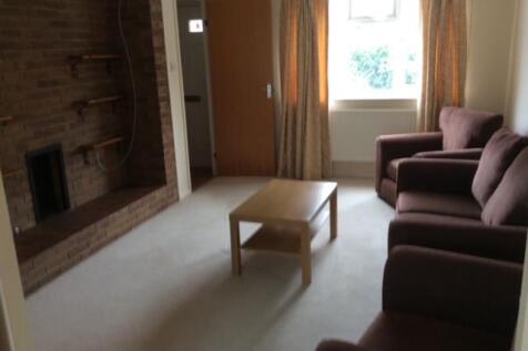 3 Bushy Close living room.JPG