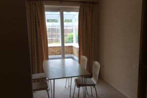 3 Bushy Close dining room2.JPG