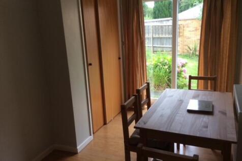 3 Bushy Close dining room.JPG
