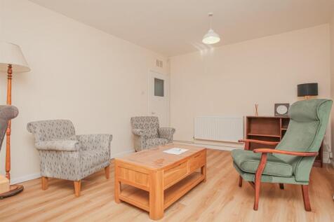 Living Room Part 3.jpg