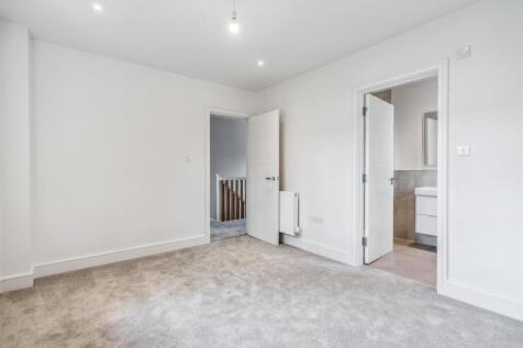 4 Hawthorn Close.jpg