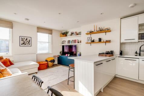 Kitchen / Reception
