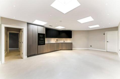 Kitchen / Reception