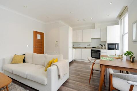 Kitchen / Reception
