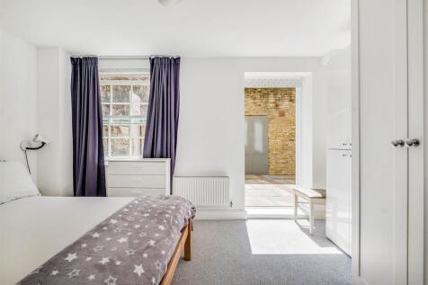 JA-16C_Roehampton_High_Street-2.jpg