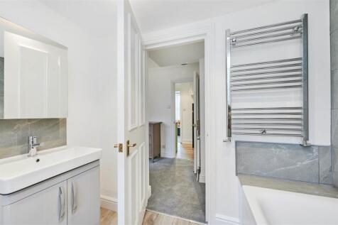 James_Anderson_-_Flat__Burstock_Road_SW15_2PW_3.jp