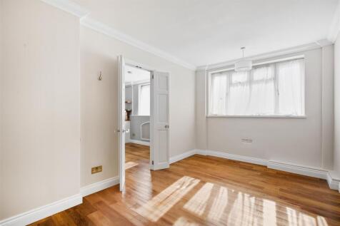 James_anderson-3__harwood_court-sw15__3_.jpg
