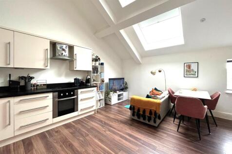 living kitchen.jpeg