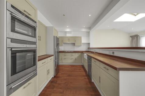 kitchen 2.jpg